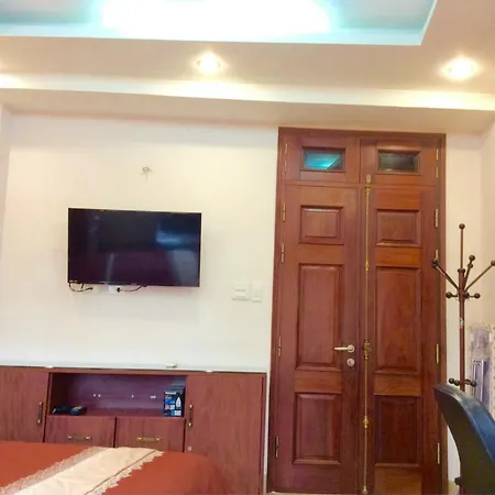 Studio Apartment Filled With Nature Light Near The Hanoi Opera House Can Ho Day Du Tien Nghi Co Thang May Gan Nha Hat Lon